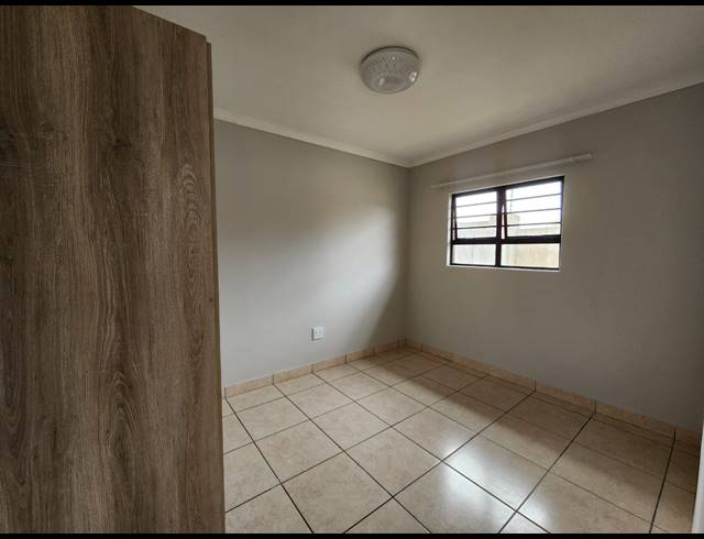 2 BEDROOM SIMPLEX TO LET IN CRESTHOLME